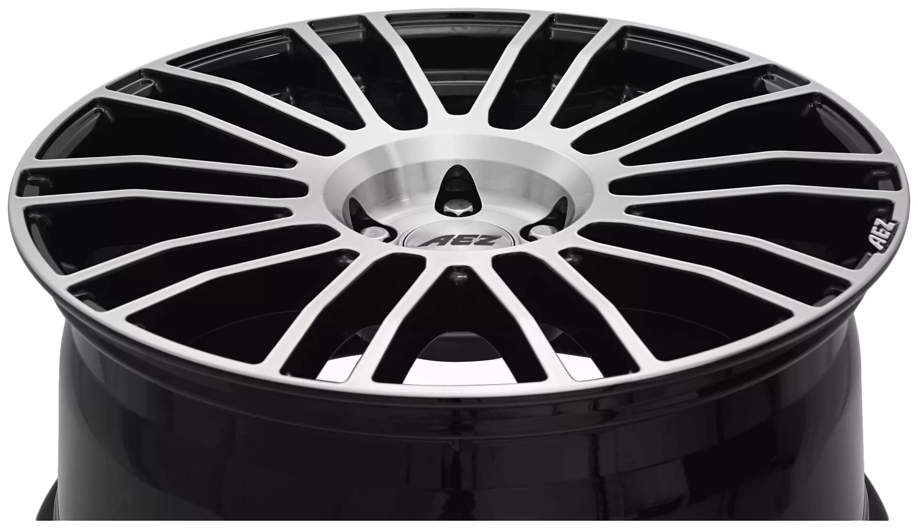 Диски страйк. AEZ r18 5x114.3. AEZ Strike r18. Диски AEZ Strike r19. AEZ Strike Graphite r18.