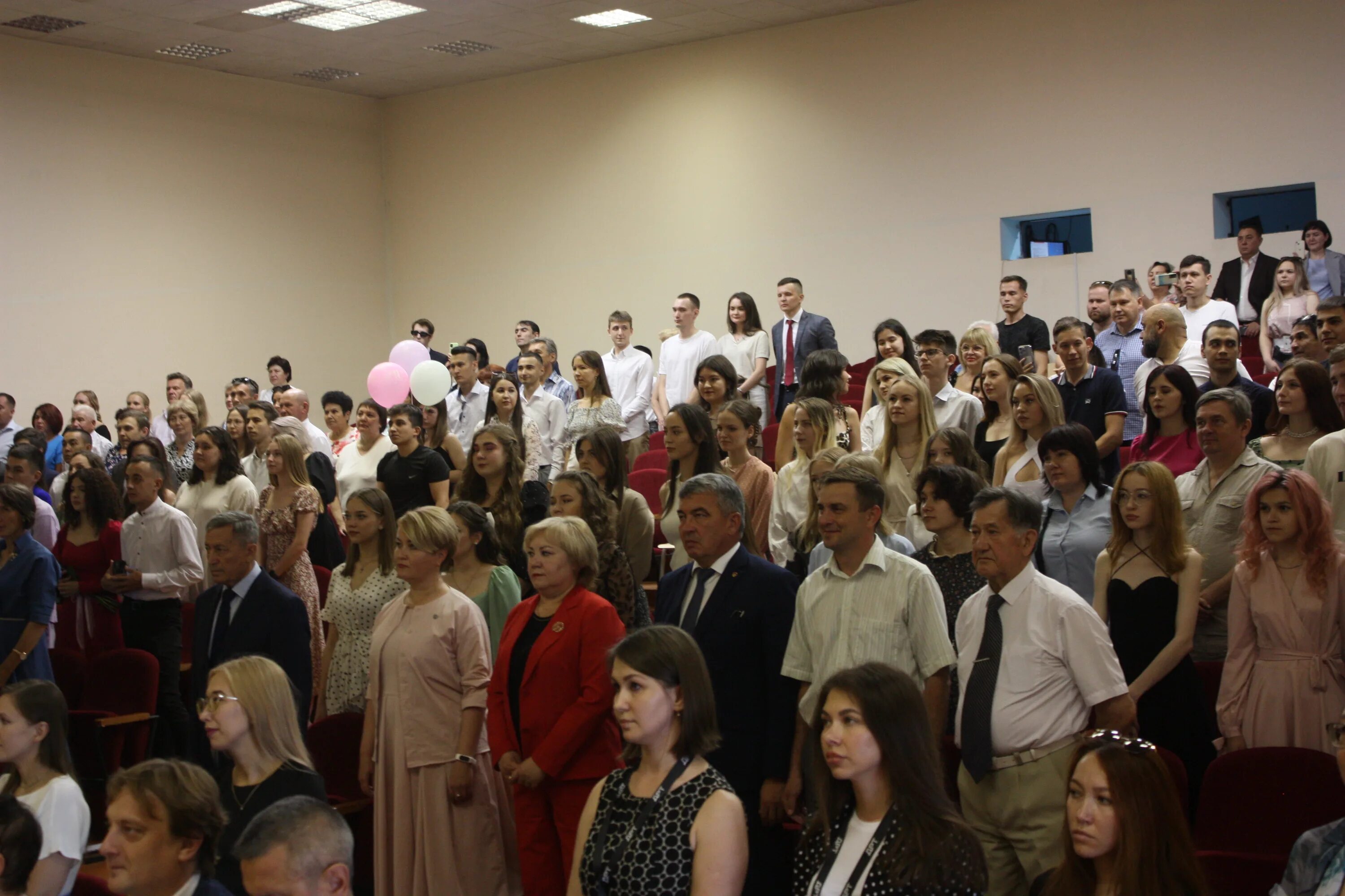 выпускники университета 2023