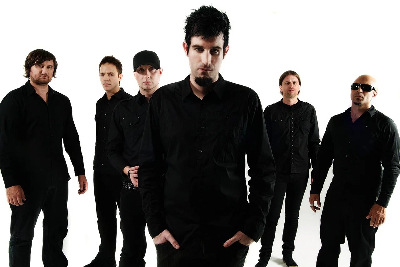 Pendulum joey valence brae napalm. Пендулум. роб свайр. группа pendulum. группа pendulum logo.