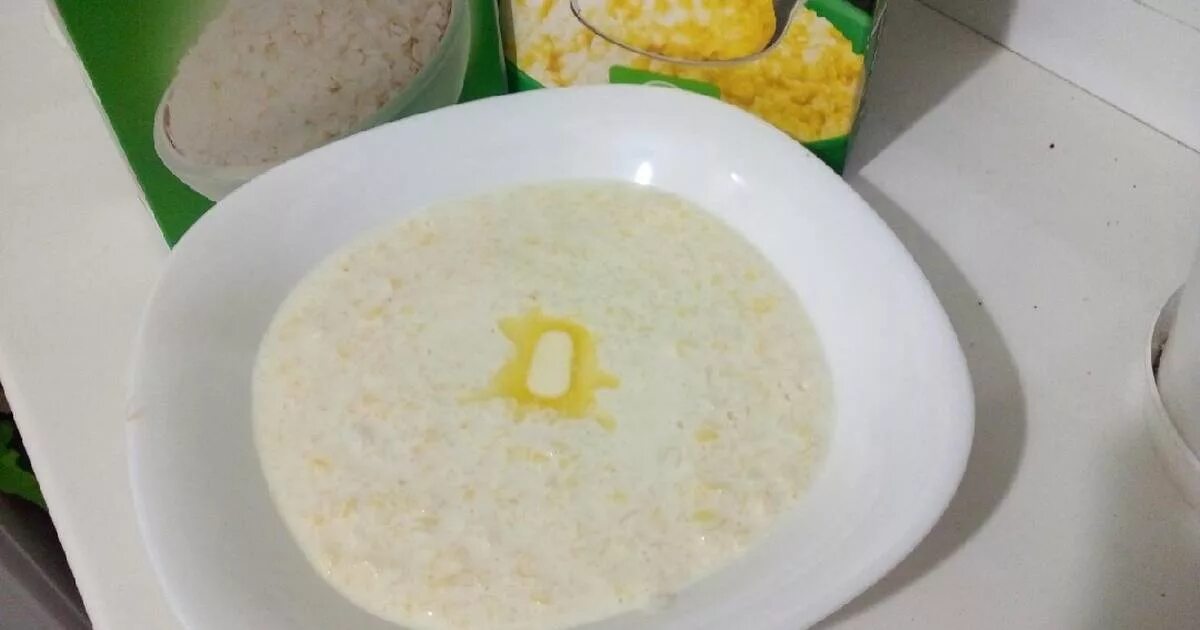 белая каша. рисовая каша на молокк. жидкая рисовая каша. каша из рисовых хлопьев на молоке. ячневая молочная каша.