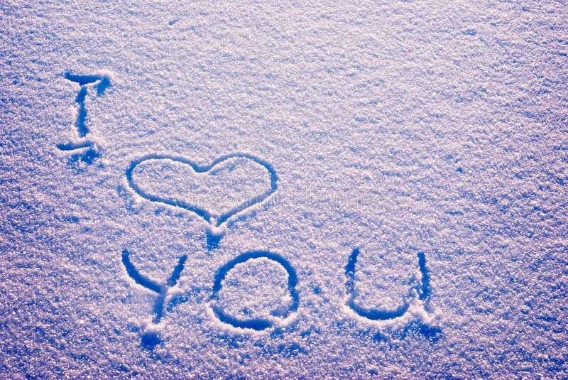 Буква е на снегу. Надпись на снегу. Красивые надписи на снегу. Буква м на снегу. Буква е на снегу.