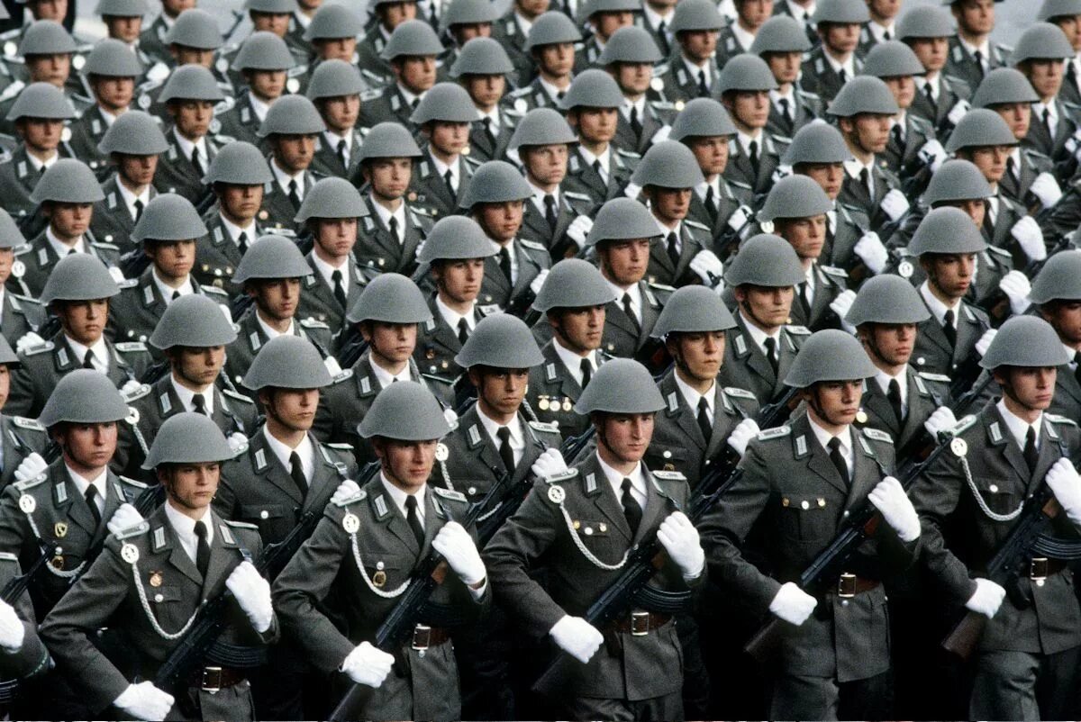 Французский иностранный легион 2 rep. Армия германии 2021. Женщины армии венесуэлы. E military. Иракская армия пешмерга курдистан.