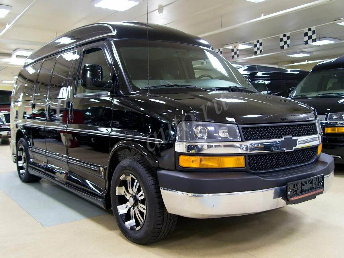 Chevrolet Express II, 2007. Chevrolet Express II 2022. Минивэн Шевроле экспресс 2022. Шевроле минивэн 2007.