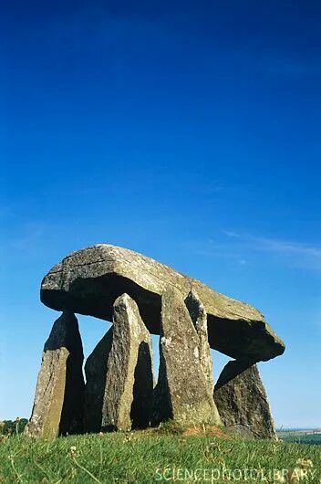 Stand stone. Stone Stand. Стоунхендж подобное в России. Природные памятники Великобритании. Stand Stone Stand.