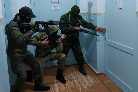 Террористы в школе фото