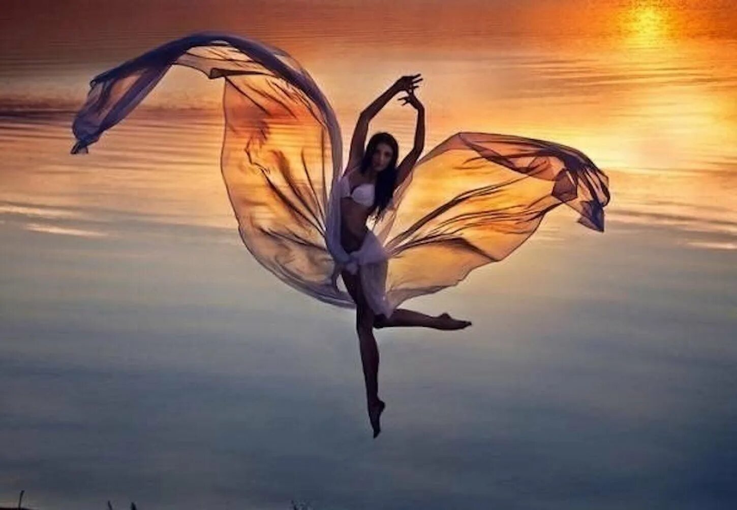 Танец про жизнь. Девушка в полете. Полёт души. Легкость и красота. Легкость и радость.