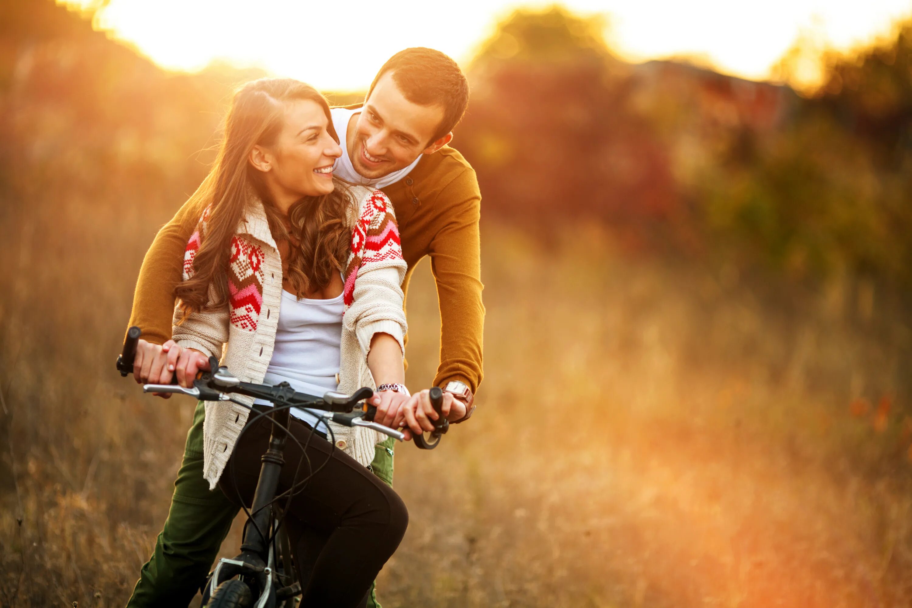 Into relationship. Healthy relationship. relationships картинка. любовь картинки для статьи. сандей и его пара.