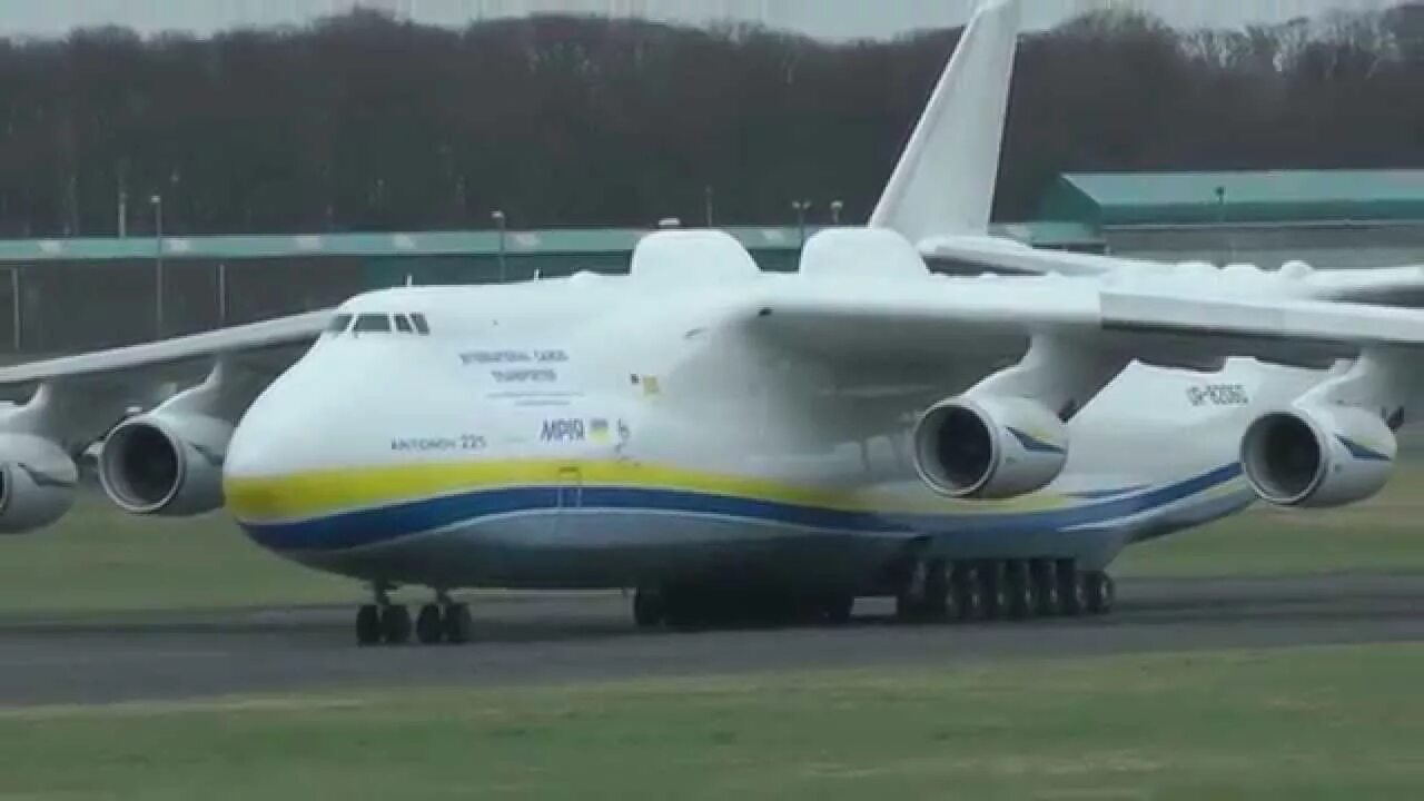 Ан 124 и ан 225. Ан-124 мрия. Ан-225 мрия. Бортовой номер мрия ан 225. Ан-225 мрия сравнение.