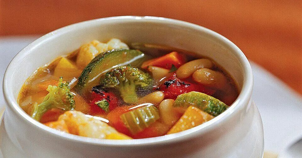 Можно ли суп в пост. Суп из печеных овощей. Подпеченные овощи для бульона. Суп из запеченных овощей с орехами. Суп с печеными овощами как называется.