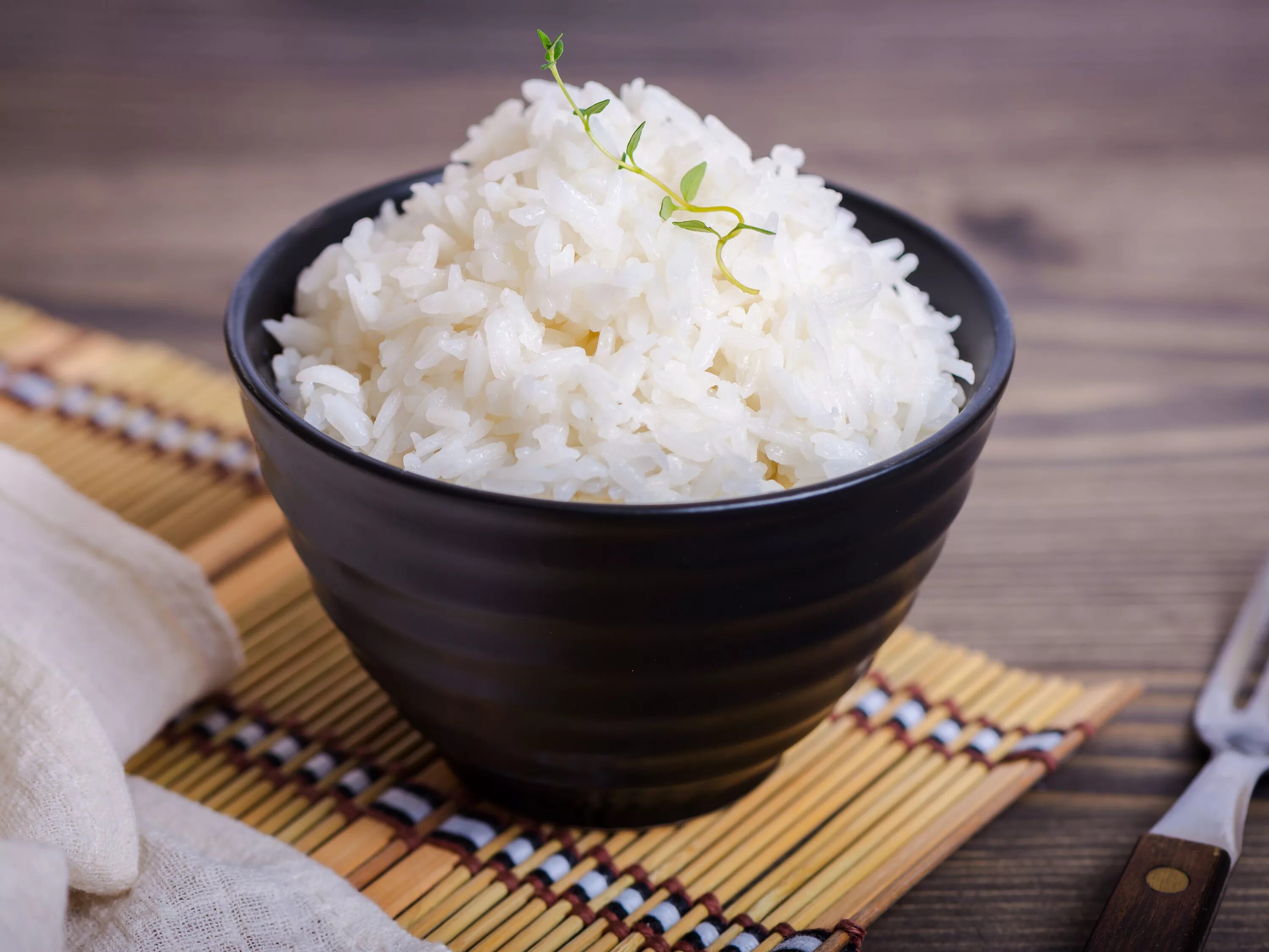 White rice. Жасминовый рис. Рис жасминовый рис. Рис Жасмин гарнир. Рис Жасмин рассыпчатый.