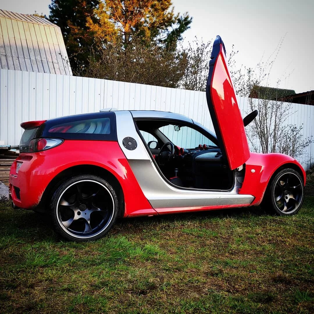 Смарт купить симферополь. Smart Roadster Coupe. Mercedes Smart Roadster. Мерседес смарт родстер купе. Smart Roadster 2.