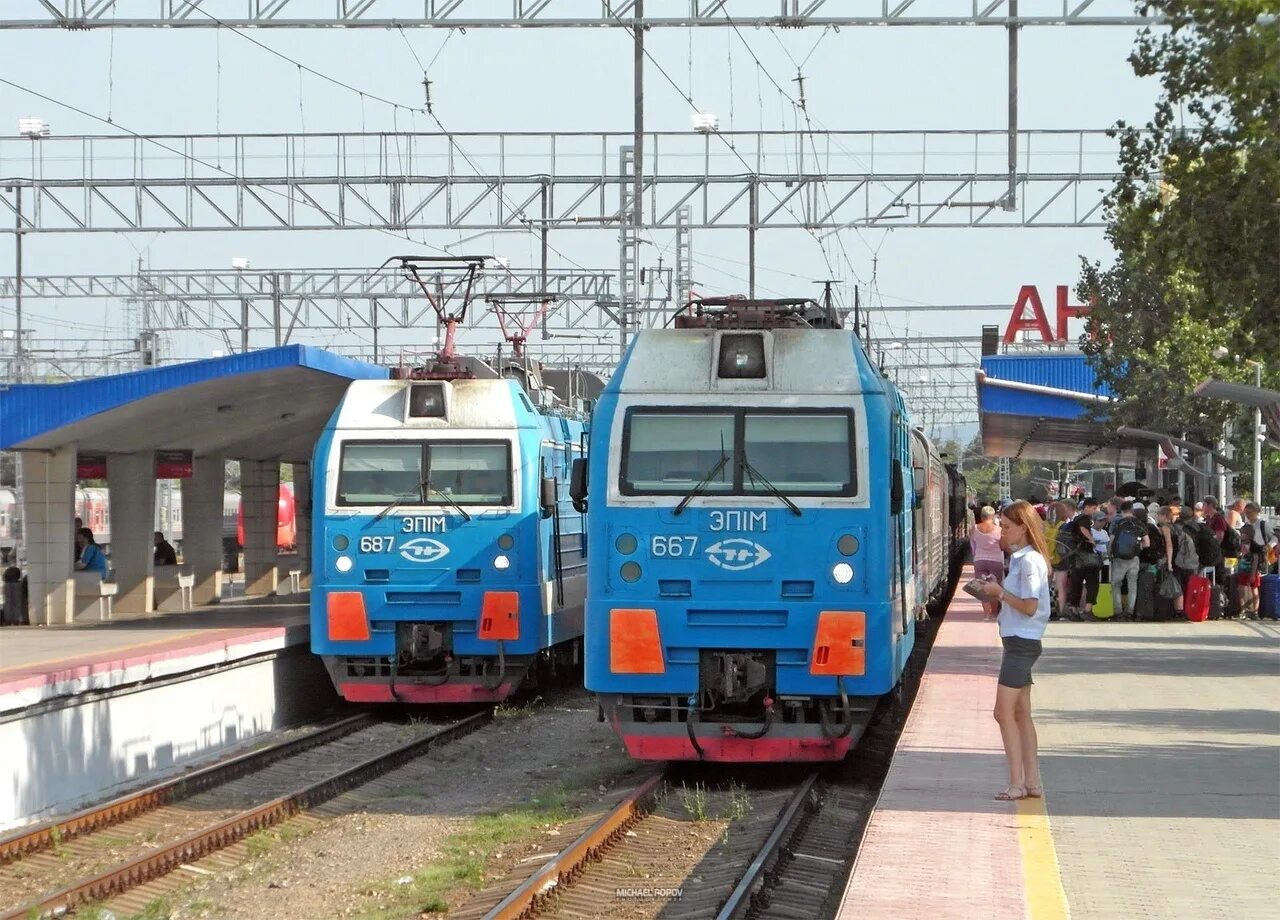 Будут ли поезда в анапу летом 2024. Вокзал Анапа электрички. Станция Анапа. Поезд в Анапу. Анапа железная дорога.