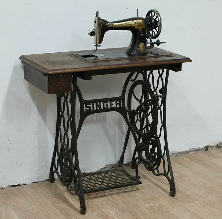 Старая ножная швейная машинка цена. Швейная машинка (Zinger super 2001). Зингер ножная швейная машинка 50x. Зингер 160 черная швейная машинка. Зингер 9020 швейная машинка.