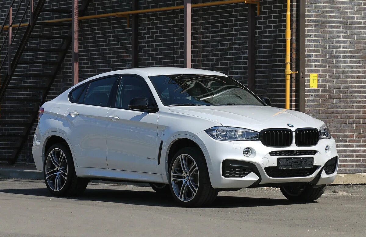 X 6 14 40. BMW x6 f16 белый. BMW x6 40d II (f16). БМВ x6m 2018 белая. БМВ х6 2018 белый.