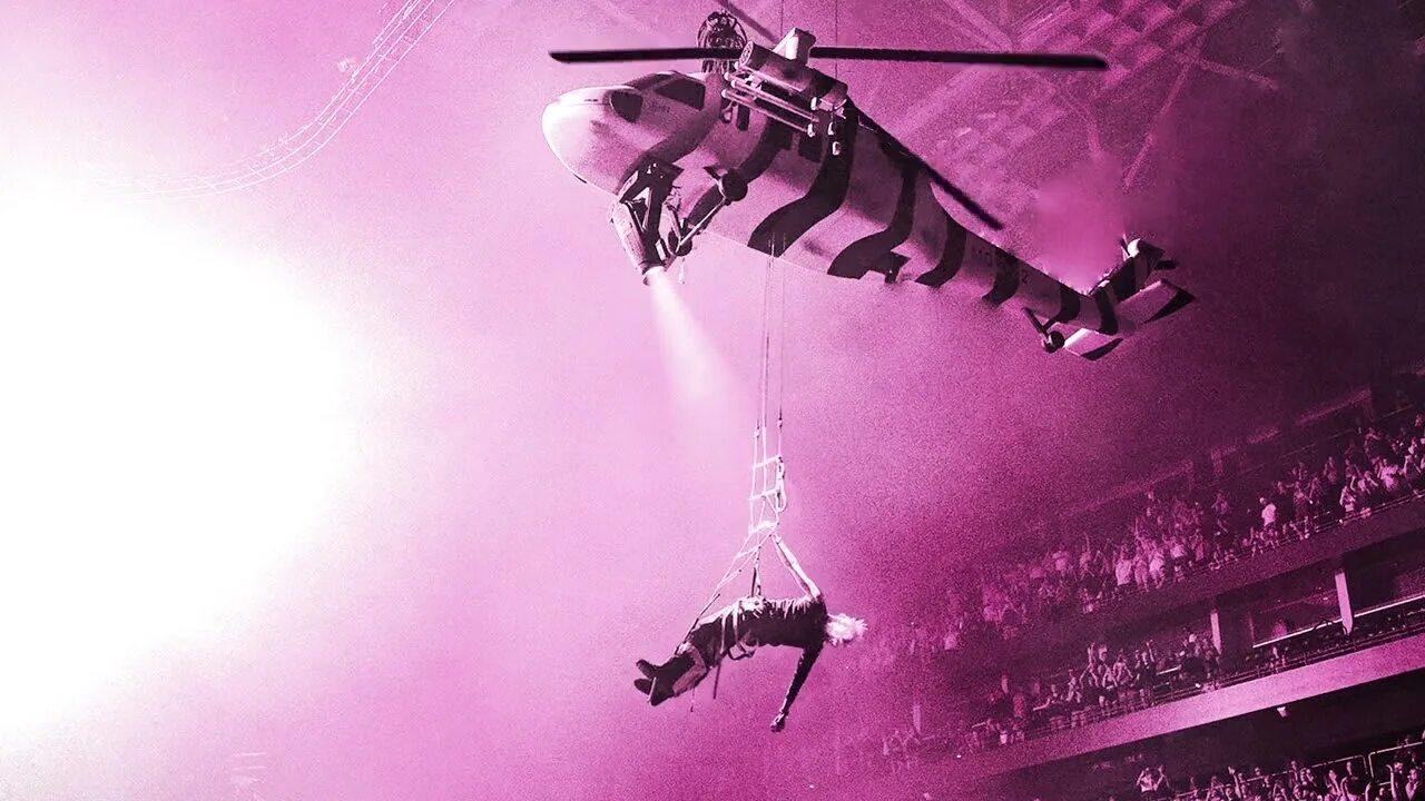 Machine Gun Kelly - mainstream Sellout (2022). Machine Gun Kelly 2022. Life in Pink MGK. MGK mainstream Sellout. Mgk let me go