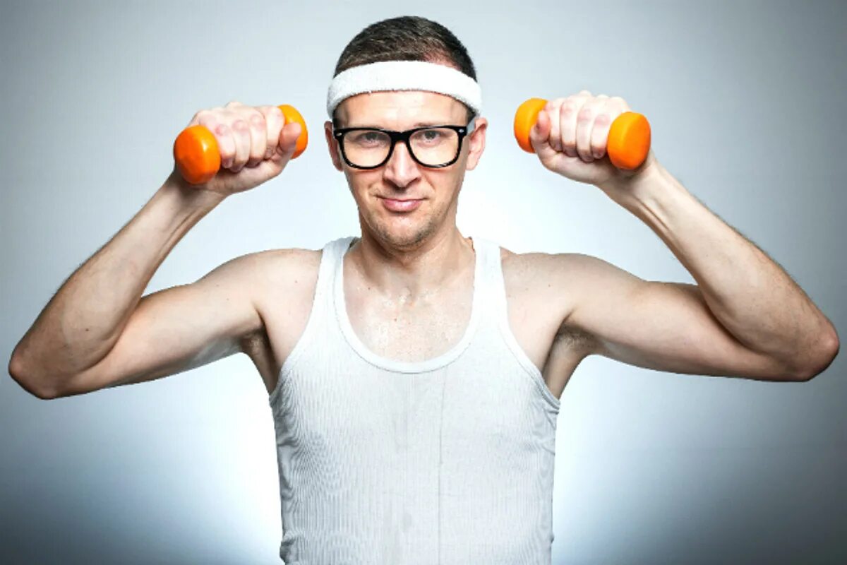 Хилый парень. Худой человек карикатура. Хилый слабый. Хилый слабый. Хилый парень.