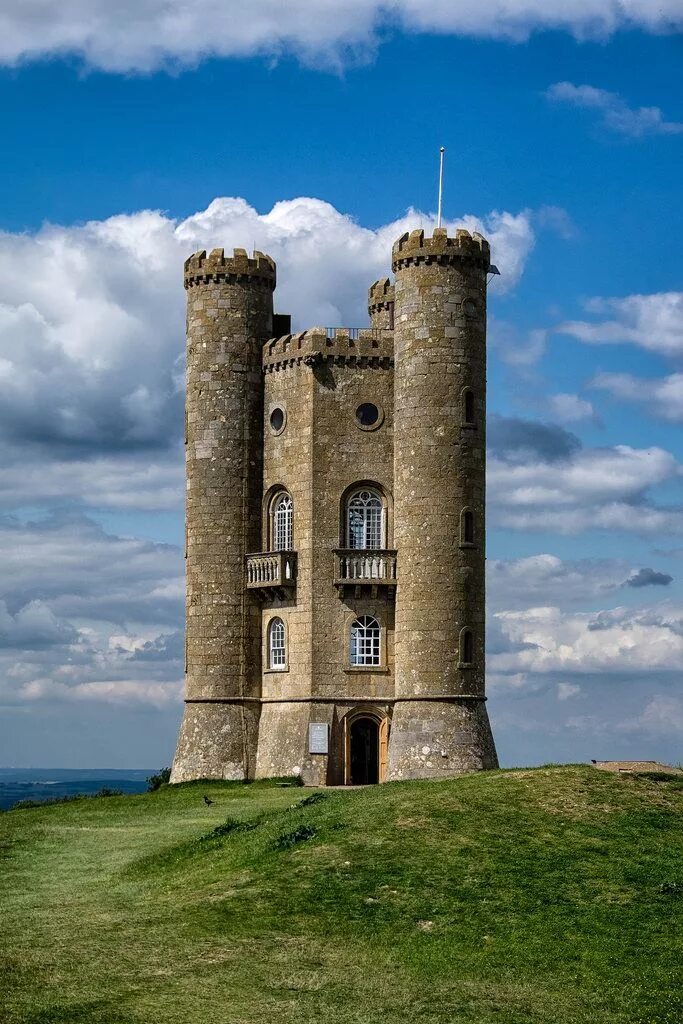 Водонапорная башня бекетовка. Башня инка веревская башня. Бекетовская водонапорная башня. Башня дом уэльс. Бекетовская водонапорная башня.