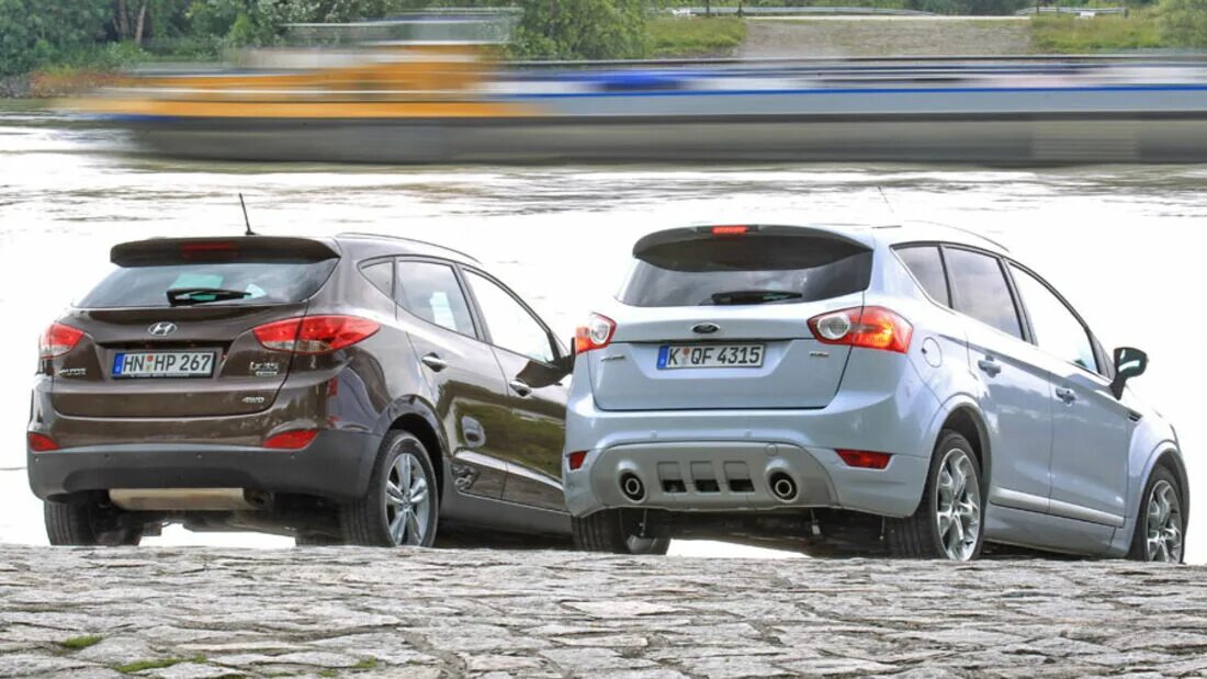 Ford kuga 2017. Форд куга 1 и куга 2 отличия. Сравнение форд куга. Форд куга экоспорт. Форд куга 1 и 2 отличия.