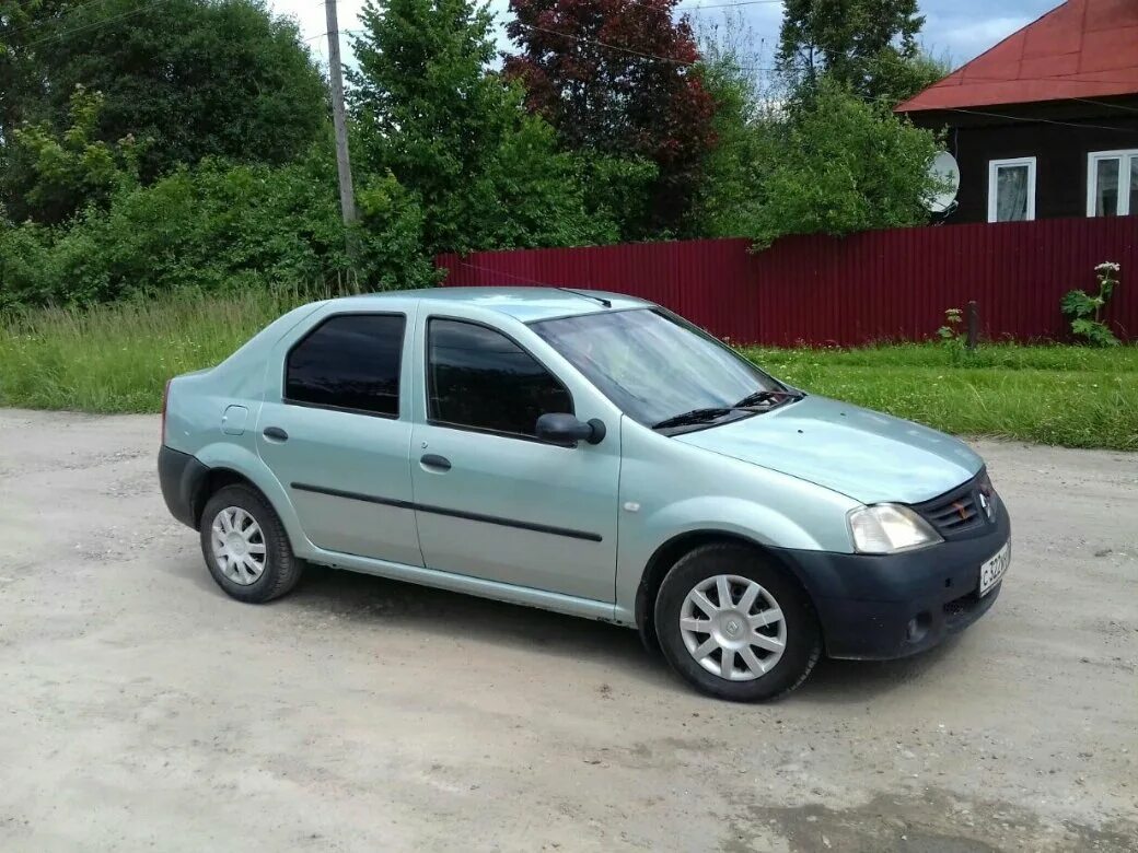 Рено логан на авито авто до 650000. Renault Logan 1.4. Reno Logan 2006 светло зелёный. Машины Рено Логан зеленый. Рено 2006 года.