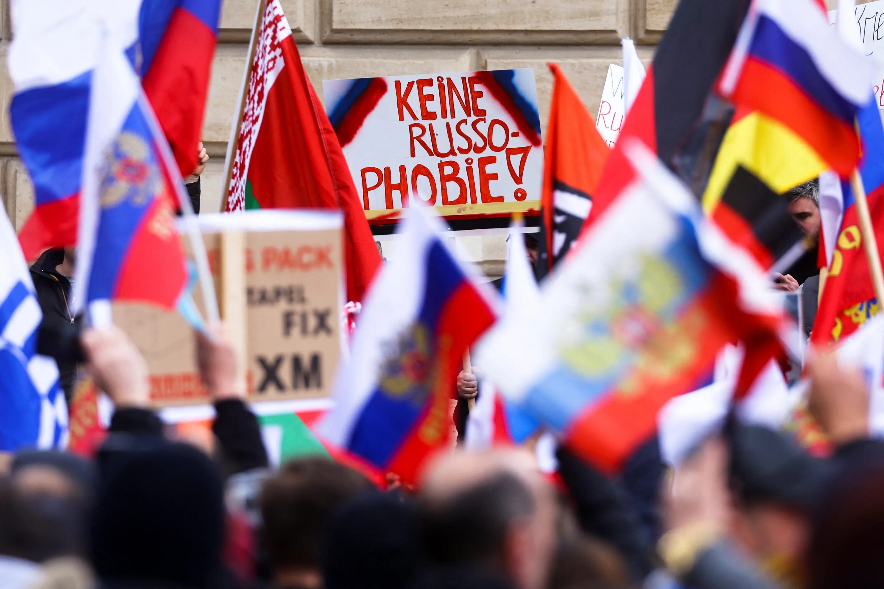 Пророссийские демонстрации в Германии. Пророссийские митинги в Германии. Протесты в Германии 2022. Германия за Россию.