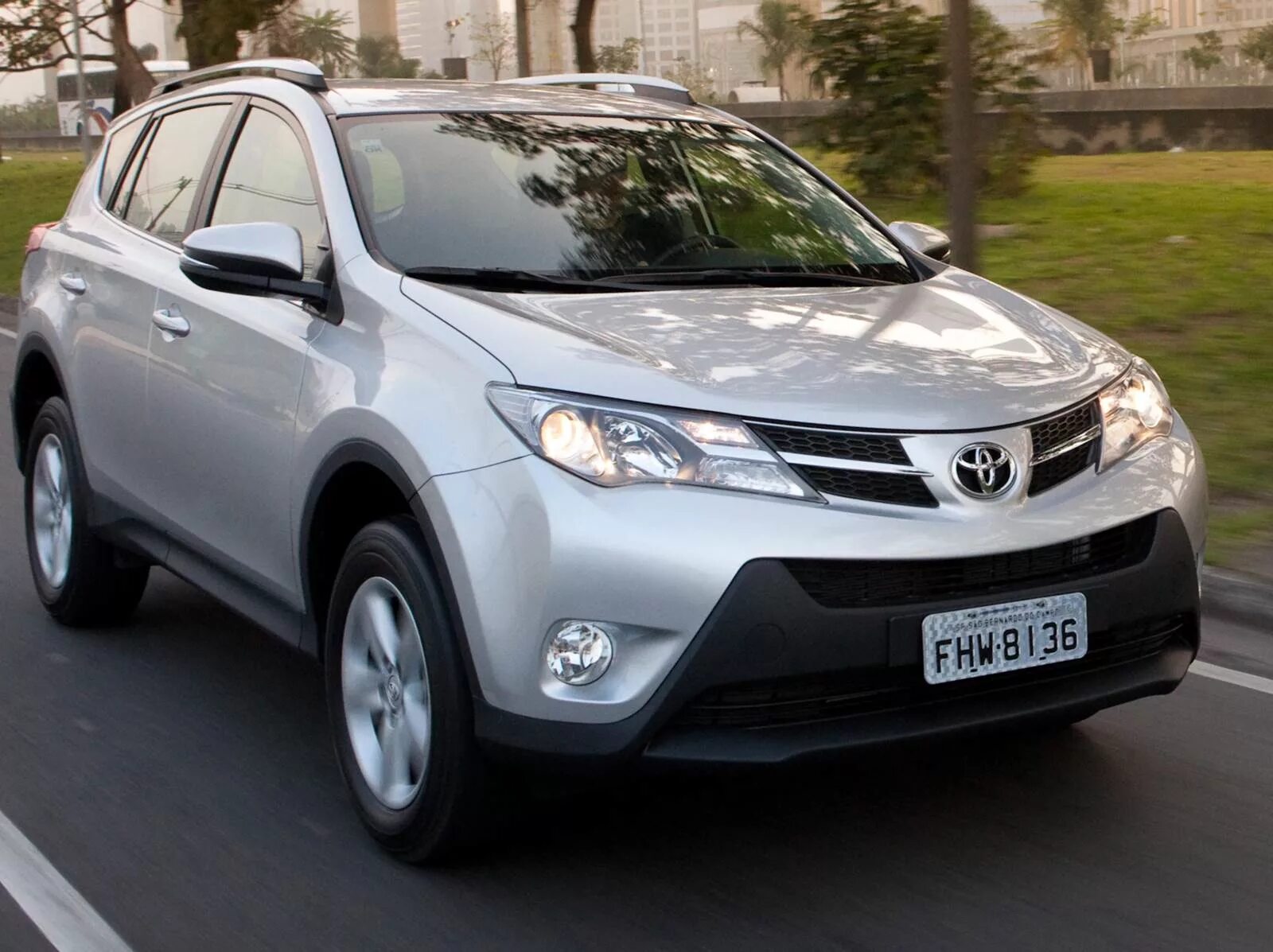 Toyota rav4 2015. Рав 4 2015. Тойота рав 4 2015 года. Тойота рав 4 2014.