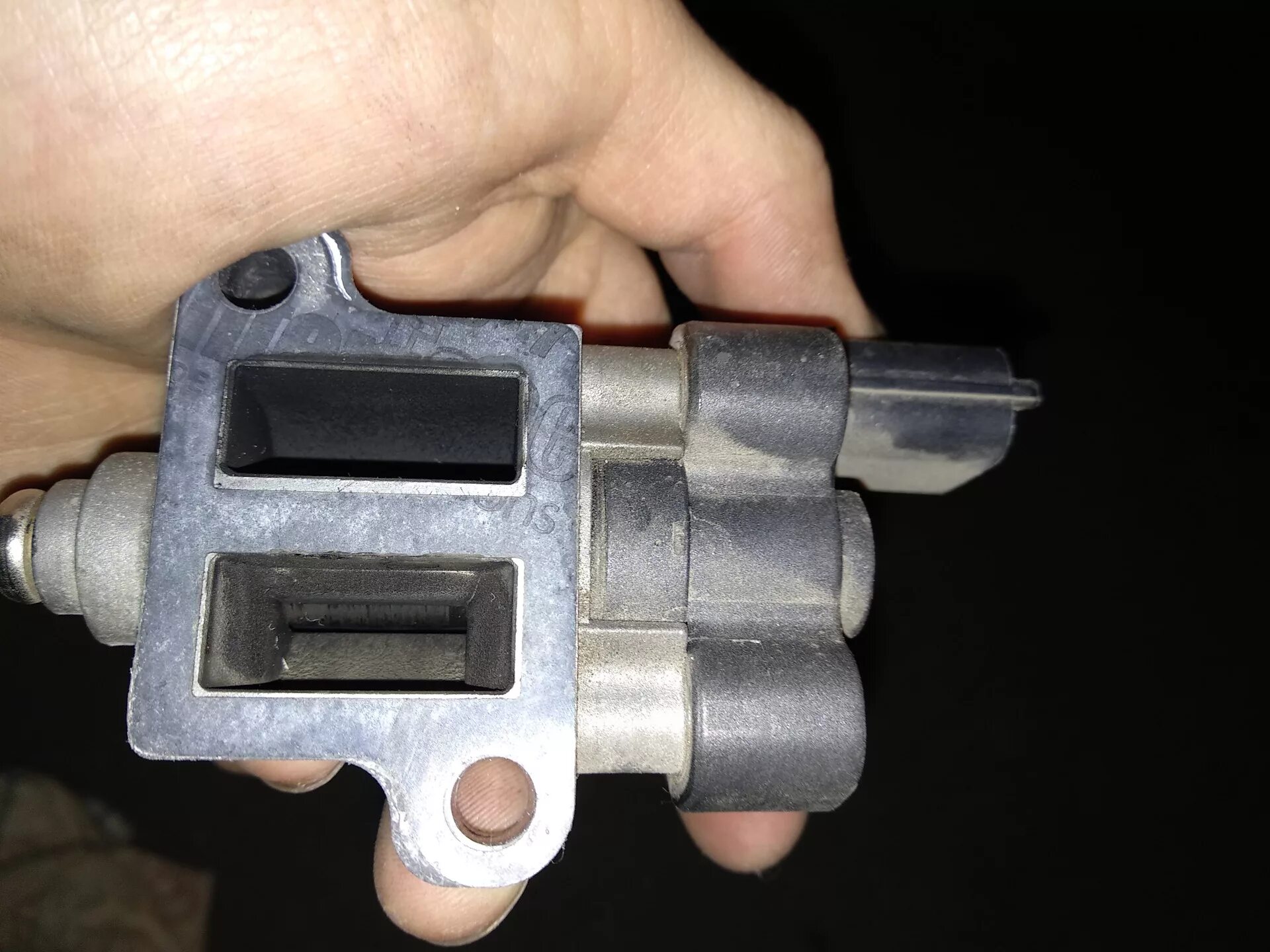 Датчик регулятора холостого хода ваз. Клапан холостого хода lada granta. Принцип работы рхх ваз 2110. Снятие рхх. Регулятор хх ваз 2110.