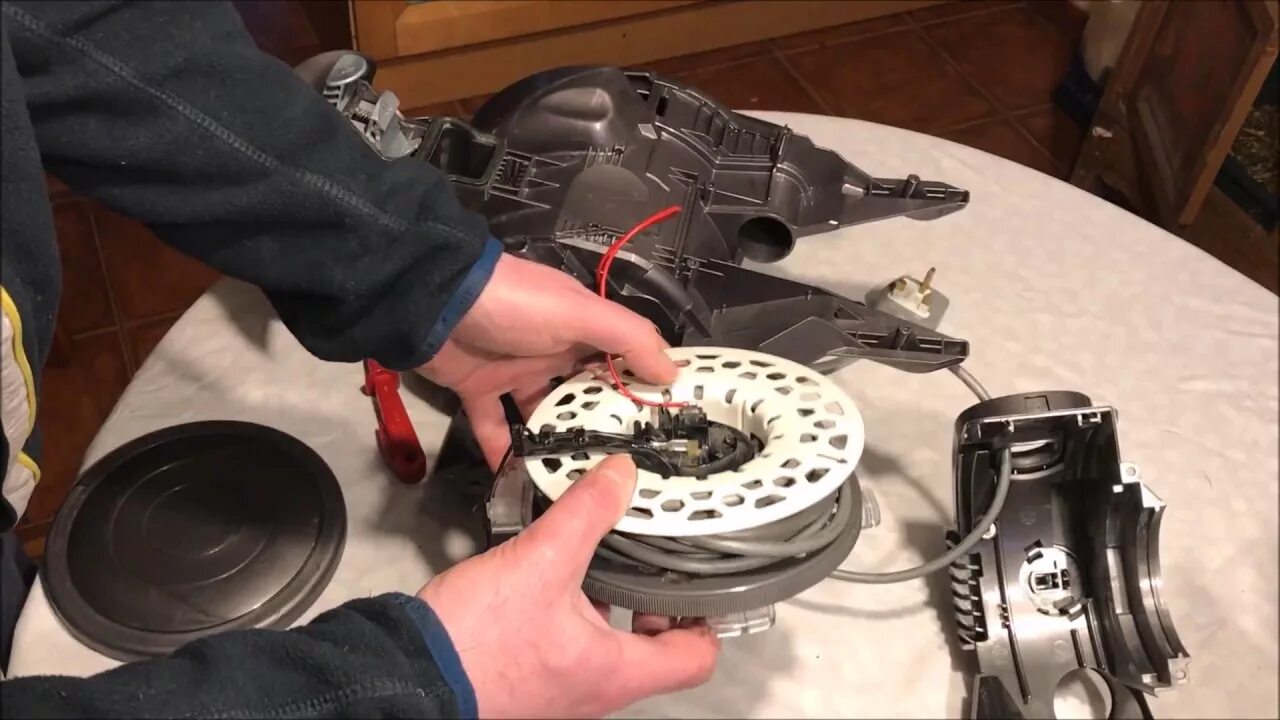 Пылесос дайсон работает прерывисто как починить. Dyson dc32. dyson ds 32. dyson dc032. пылесос dyson dc32 origin.