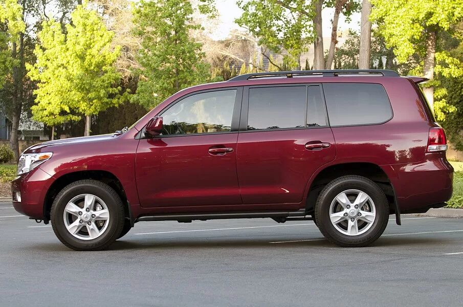 Ленд крузер цвета. Toyota land cruiser 200 red. toyota land cruiser prado 200 бордо. toyota land cruiser 2011. красный ленд крузер 200.