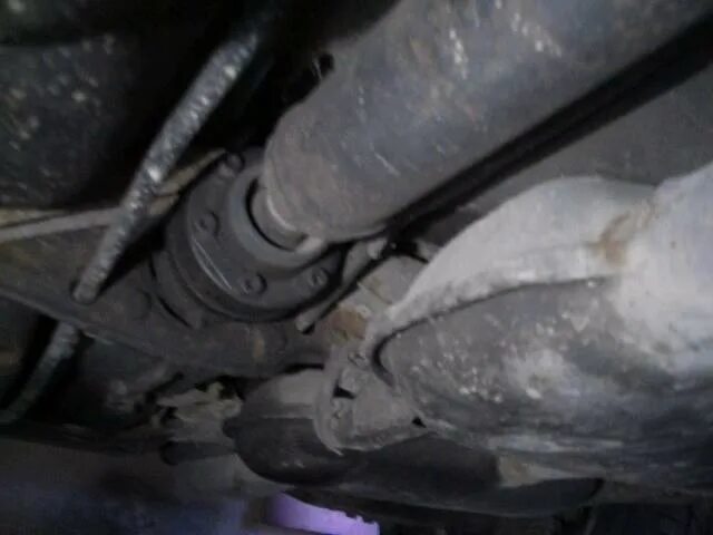 Болт подрамника ауди 80 b3. Датчик уровня кузова ауди а4 б8. Датчик положения кузова ауди а8 д2. Датчик дорожного просвета ауди а4 б8. А6 с5 вибрация.