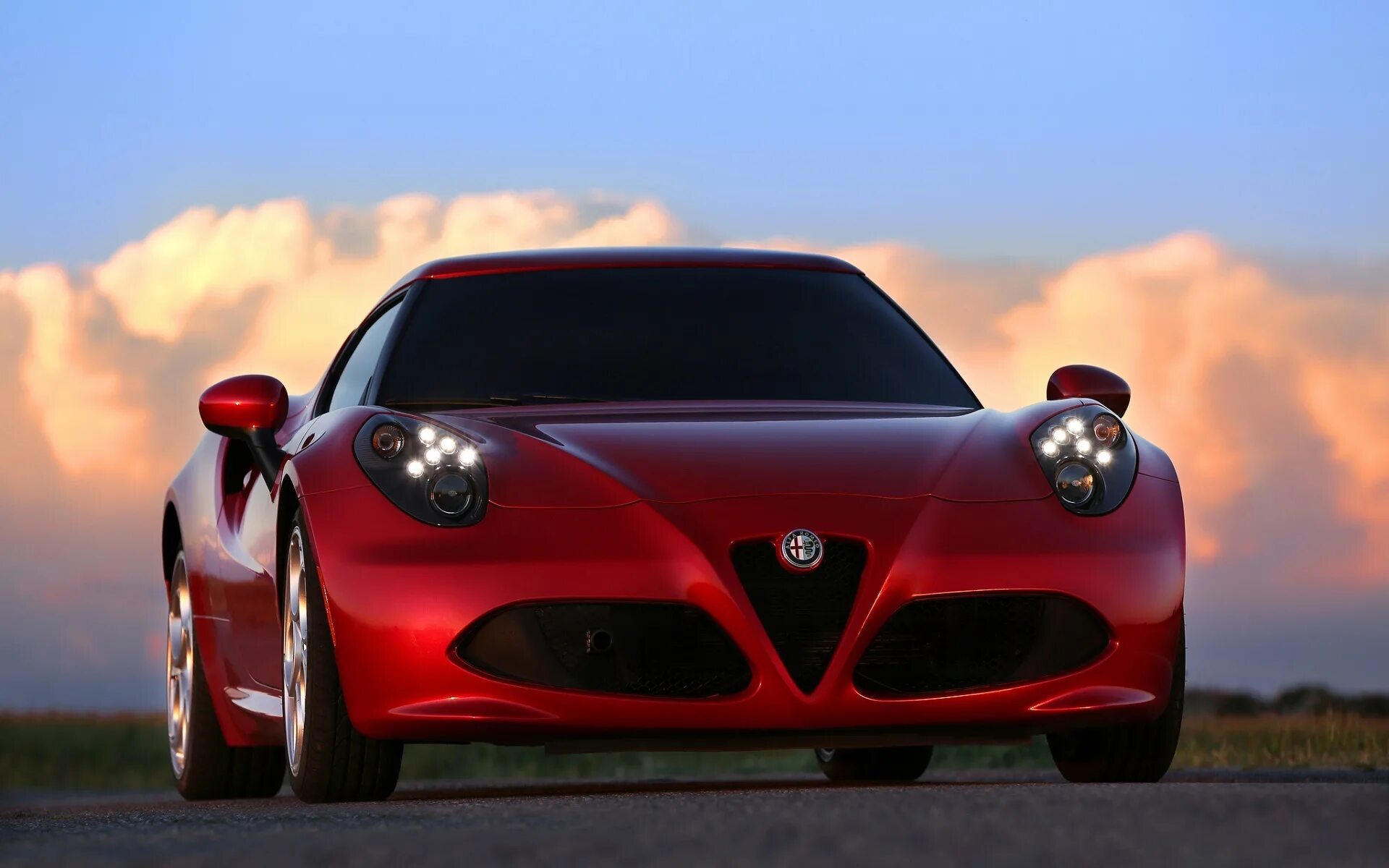 Модели альфа ромео. Машина Alfa Romeo. Alfa Romeo 4c. 2014 Alfa Romeo 4c. Alfa Romeo 4c 2013.