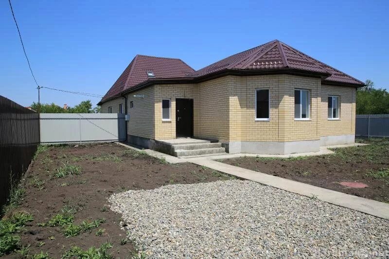 Купить дом до 1.5 млн. Коттеджи в Краснодарском крае. Домик в Краснодарском крае. Частный одноэтажный дом Краснодар. Недостроенные дома в Краснодаре.