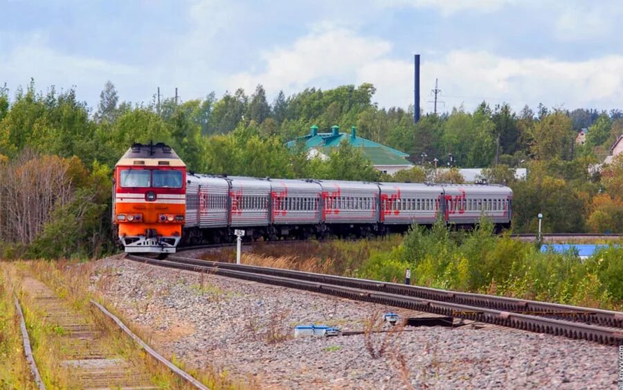 Пригородный поезд Микунь Кослан. Поезд Микунь Кослан. Поезд Сыктывкар Кослан. Станция Микунь Республика Коми.