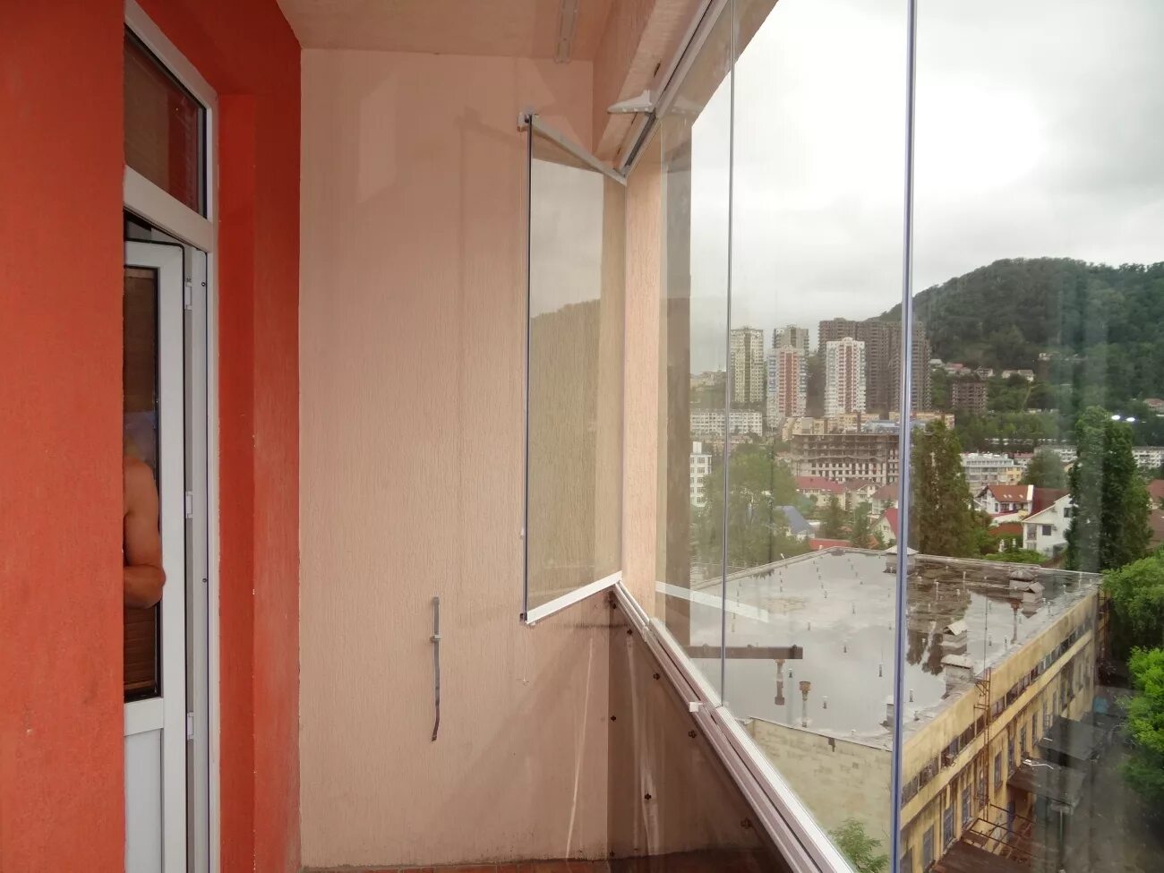 панорамное остекление татпроф. безрамное остекление лоджий сочи. остекление сочи. безрамное остекление слайдорс. финское безрамное остекление.