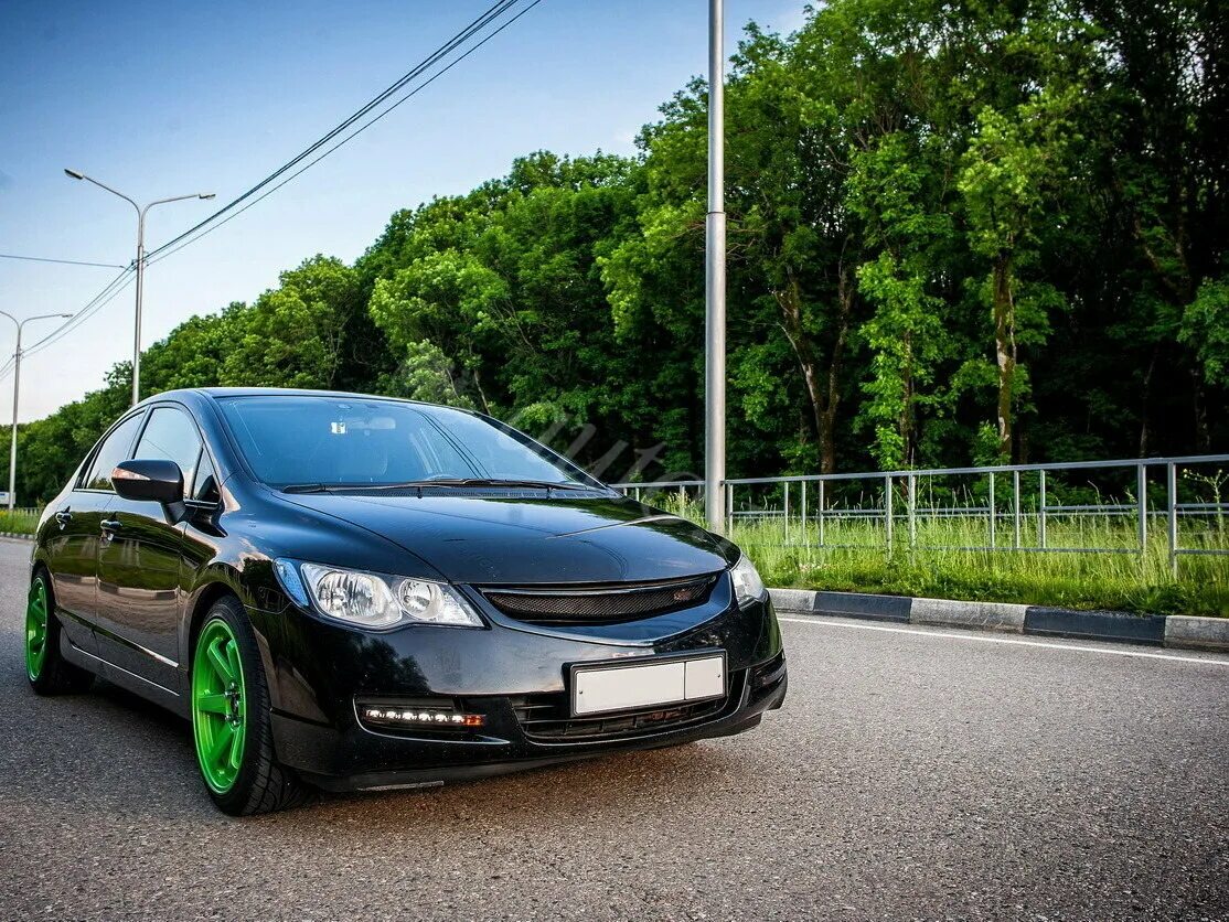 Honda civic автомат. Хонда Цивик 2008г. Хонда Цивик 2008 зелёный. Хонда Цивик 2008 бункер. Цивик 1.8.