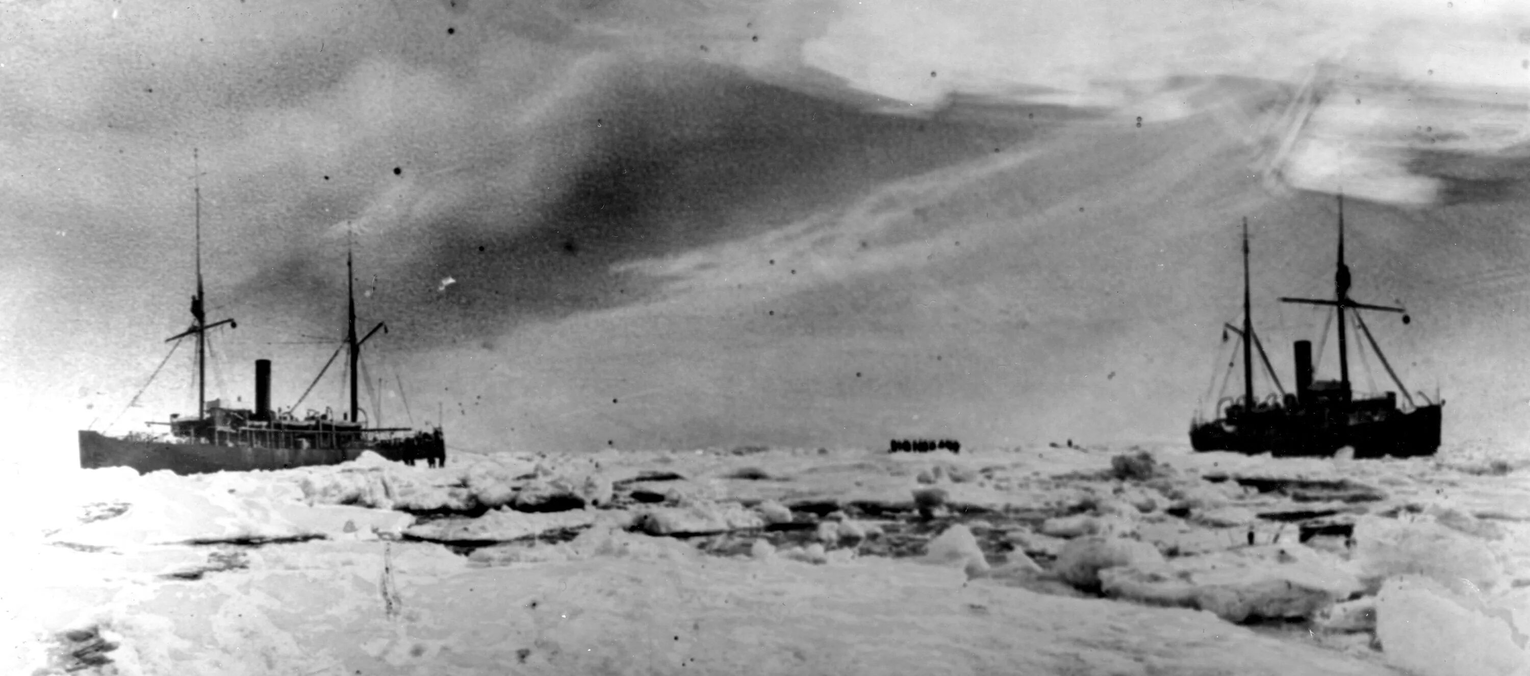 Экспедиция вилькицкого 1913. Гидрографическая экспедиция северного ледовитого океана 1910-1915. Открытие северной земли. Остров большевик в архипелаге северная земля. Пароход челюскин в чукотском море.