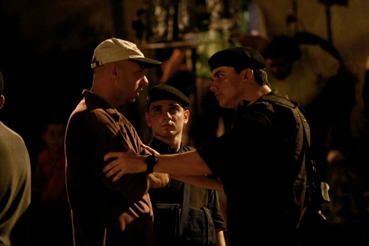 элитный отряд 1. элитный отряд фильм 2020. элитный отряд 1. вагнер моура элитный отряд. вагнер моура элитный отряд.