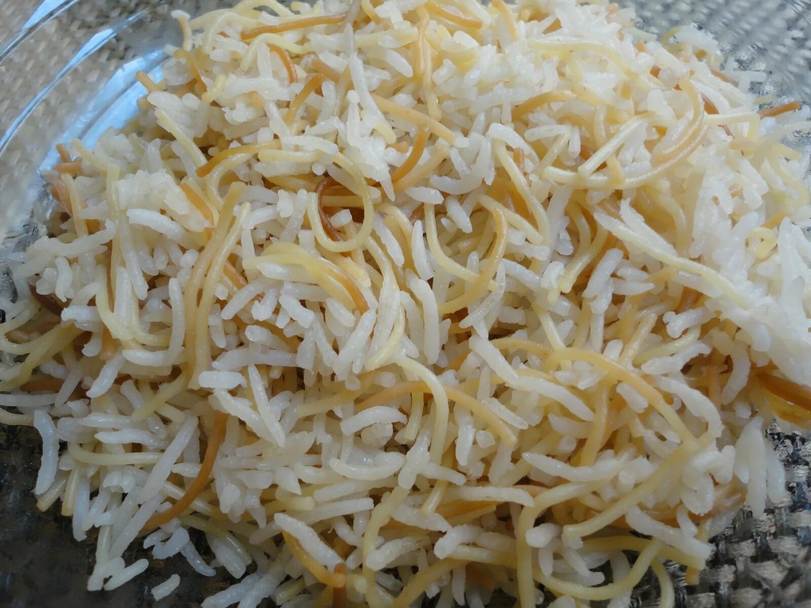 Как называется похожий на рис. Rice vermicelli. рис с вермишелью. рисовая &quot;rice vermicelli&quot;. арабский рис с вермишелью.