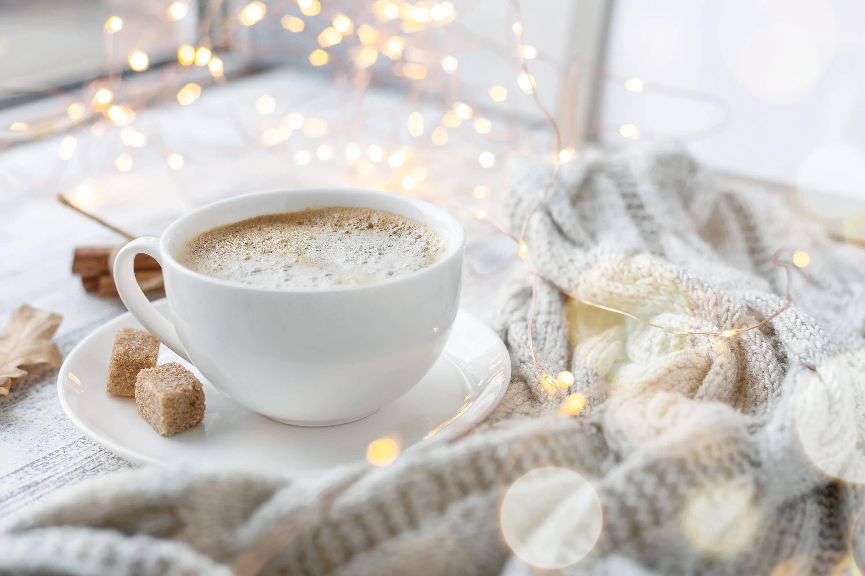 Уютные картинки. Зимний кофе. Зимнее утро кофе. Утро кофе зима. Кофе зимой.