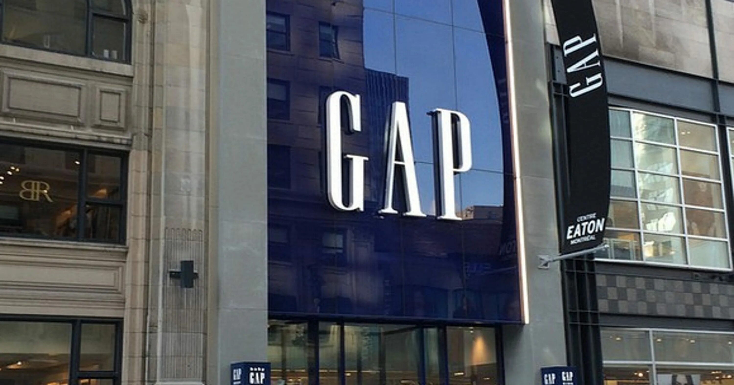 Gap go. Зипка gap. худак gap. магазины gap в сша. gap здание.