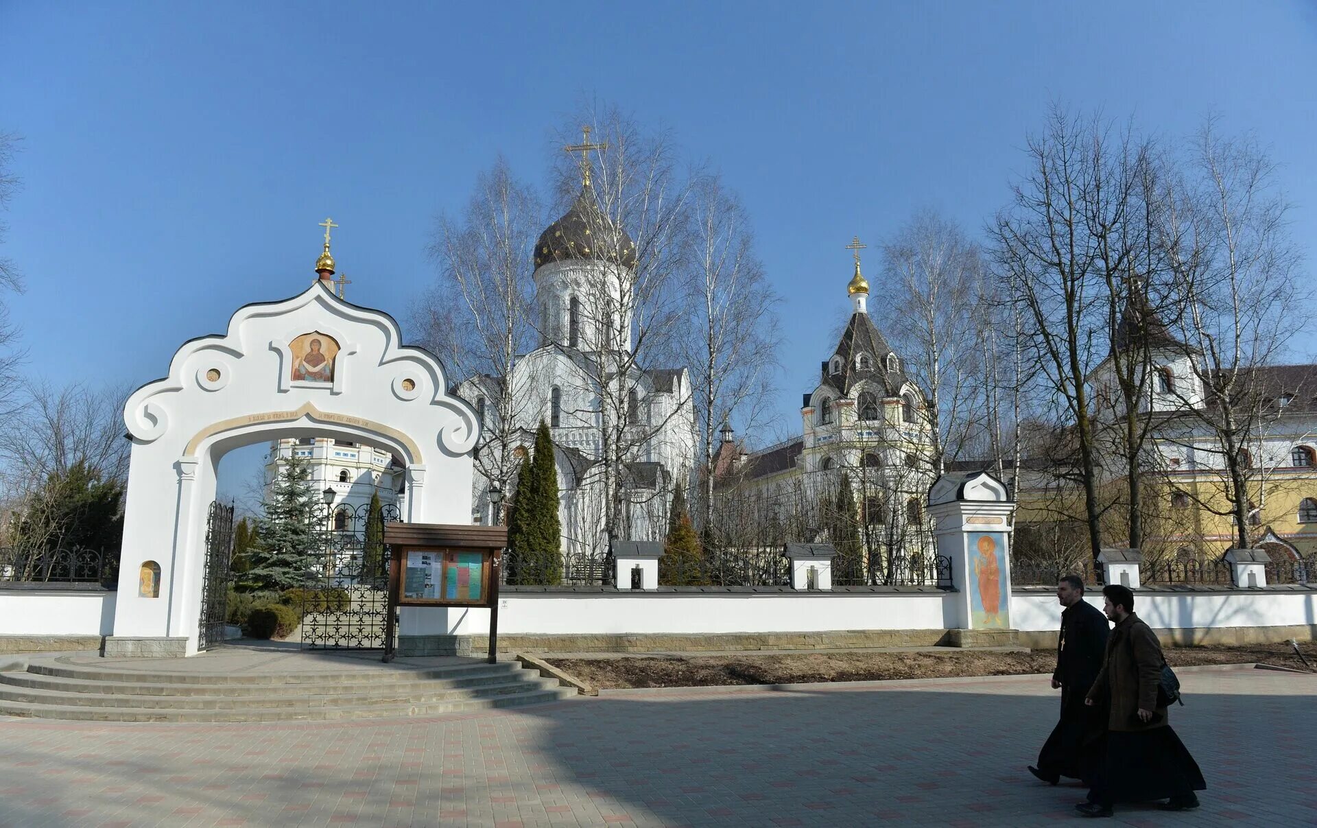 Елисаветинский монастырь минск сайт. Свято-Елисаветинский монастырь Беларусь. Минск монастырь обитель Свято Елисаветинский. Свято-Елисаветинский монастырь Державный храм. Монахиня Минск Свято-Елисаветинский монастырь.