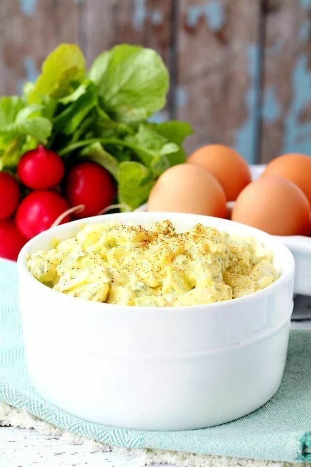 Mashed eggs. Gif 404 scrambled egg. Лук с яйцом по турецки. Mashed eggs. Блюда из яиц русской кухни.
