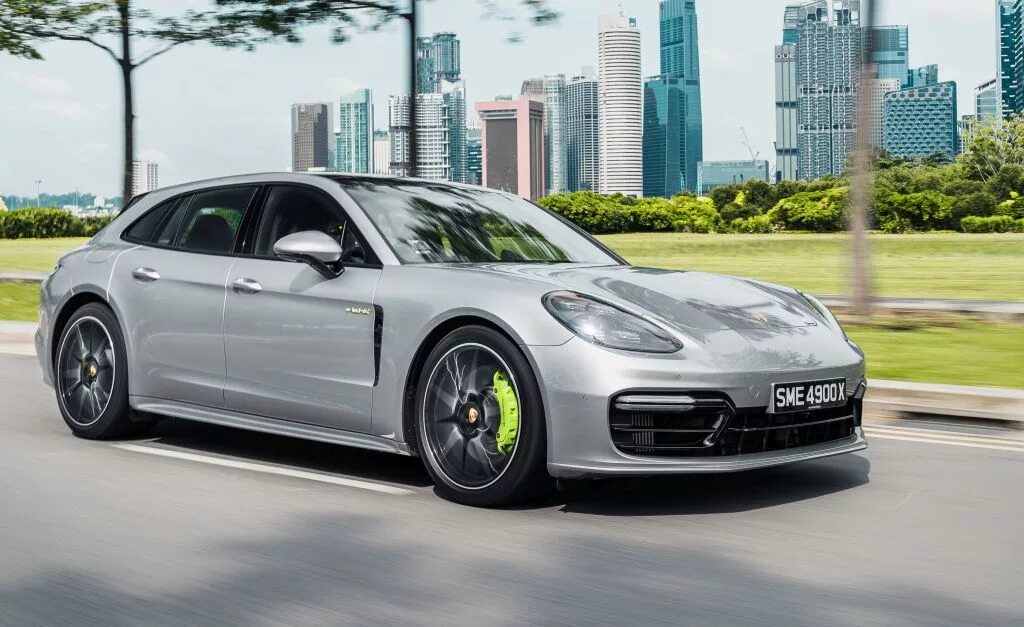 Panamera e hybrid. Porsche Panamera Sport Turismo 2020. Porsche Panamera 4 e-Hybrid Sport Turismo. Panamera 4 Sport Turismo. Порше Панамера 2020 спорт Туризмо.