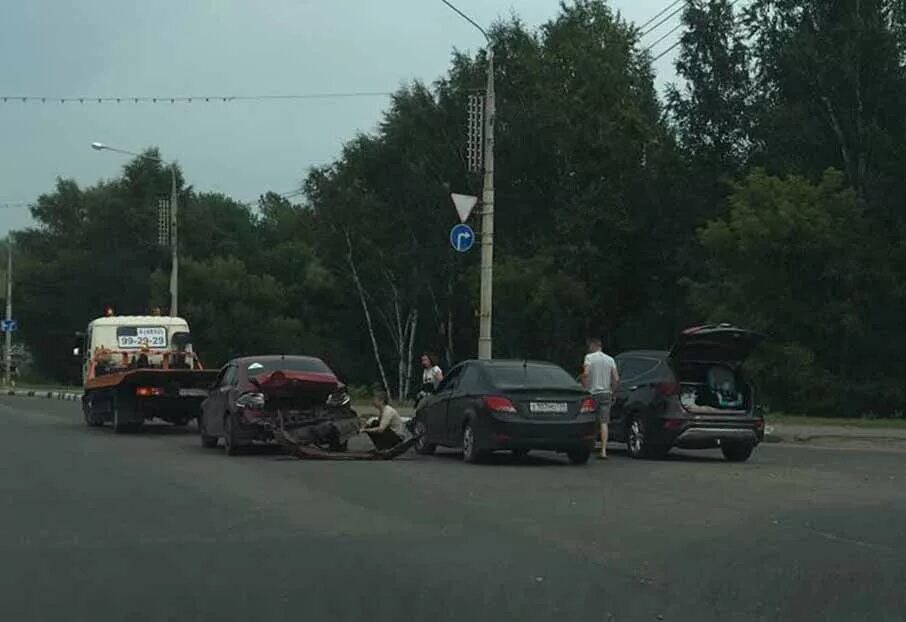 Авария 9 мая ярославль 2022. Дтп ярославль мост. Авария на ярославском мосту 11 числа 2020. Дтп ярославль заволжский мост сейчас. Авария в ярославле 11.