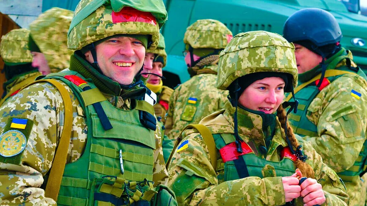 Сильная армия украины. Армия Украины. Женщины солдаты Украины. Вооружённые силы Украины. Красивые украинские военные.