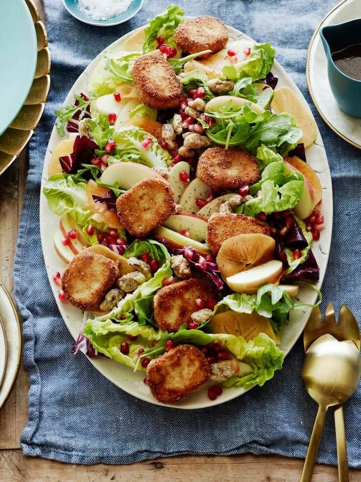 Блюда без растительного. Салат с козьим сыром. Салад Маркет. Farmer's Market Salad. Salad Market Tee.