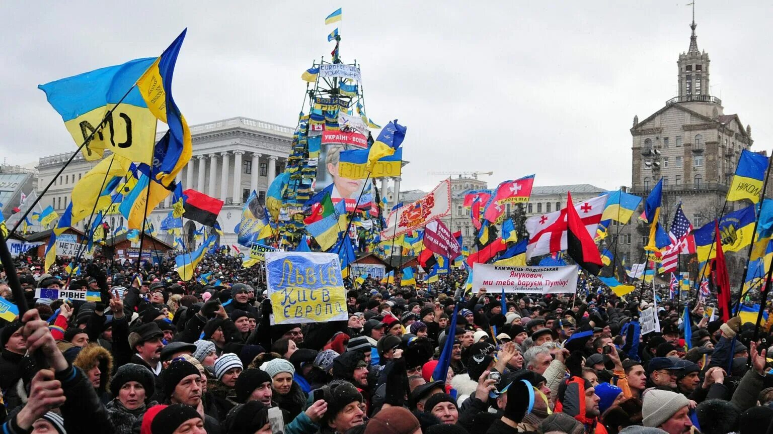 Госпереворот на Украине 2014. Евромайдан на Украине в 2014. Переворот в Украине 2014 Майдан. Госпереворот на Украине. Майдан на украине в 2014 простыми словами