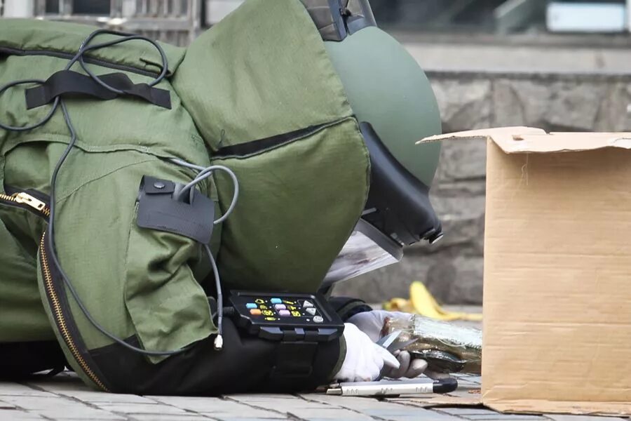 взрывное устройство в здании. взрывное устройство в здании. взрывное устройство в сумке. взрывное устройство. муляж взрывного устройства.