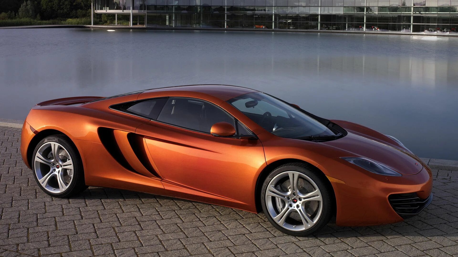 Автомобиль. MCLAREN mp4-12c. MCLAREN 12c. Машина MCLAREN mp4-12c. Макларен МП 12с.