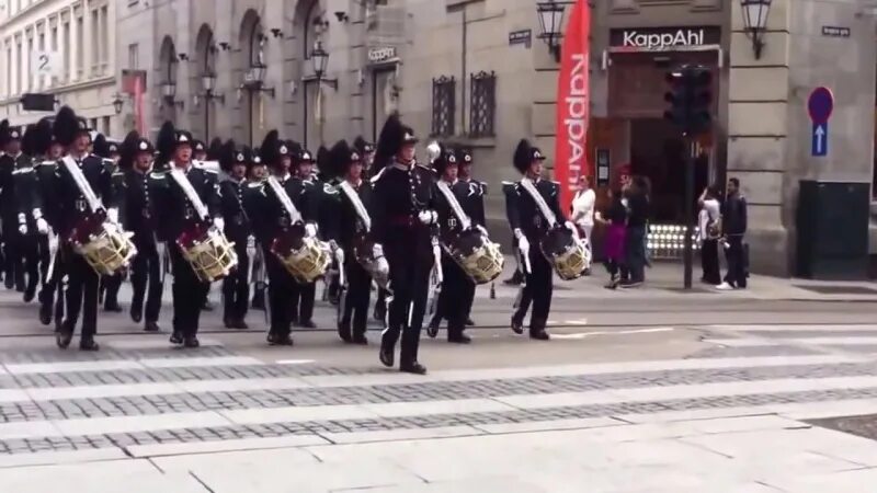 Марш прощание славянки видео. Прощание славянки Норвегия Королевский оркестр. Королевский оркестр Норвегии. Оркестр оркестр прощание славянки. Оркестр марш славянки.