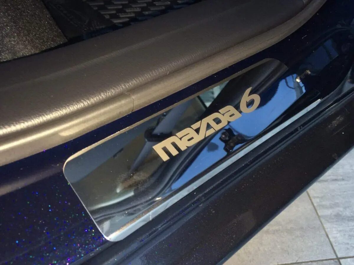 Внутренняя накладка на пороги Мазда 6. Накладки на пороги Мазда 6 2013. Накладки на пороги Mazda 6 GJ. Мазда 6 GJ пороги накладки порога. Купить порогов мазда 6